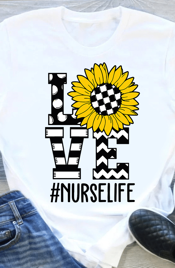 PresentsPrints, Love nurselife flower , Nurse T-Shirt