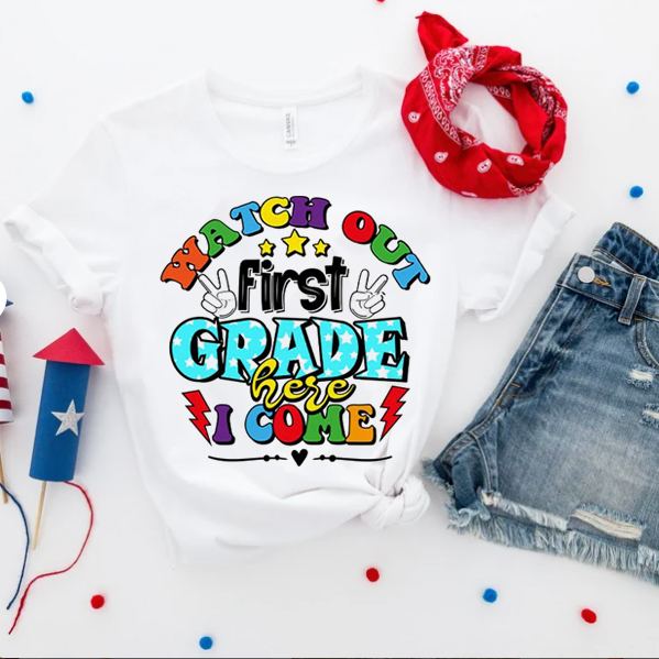 PresentsPrints, Watch out First Grade here I come, Back to school T-shirt